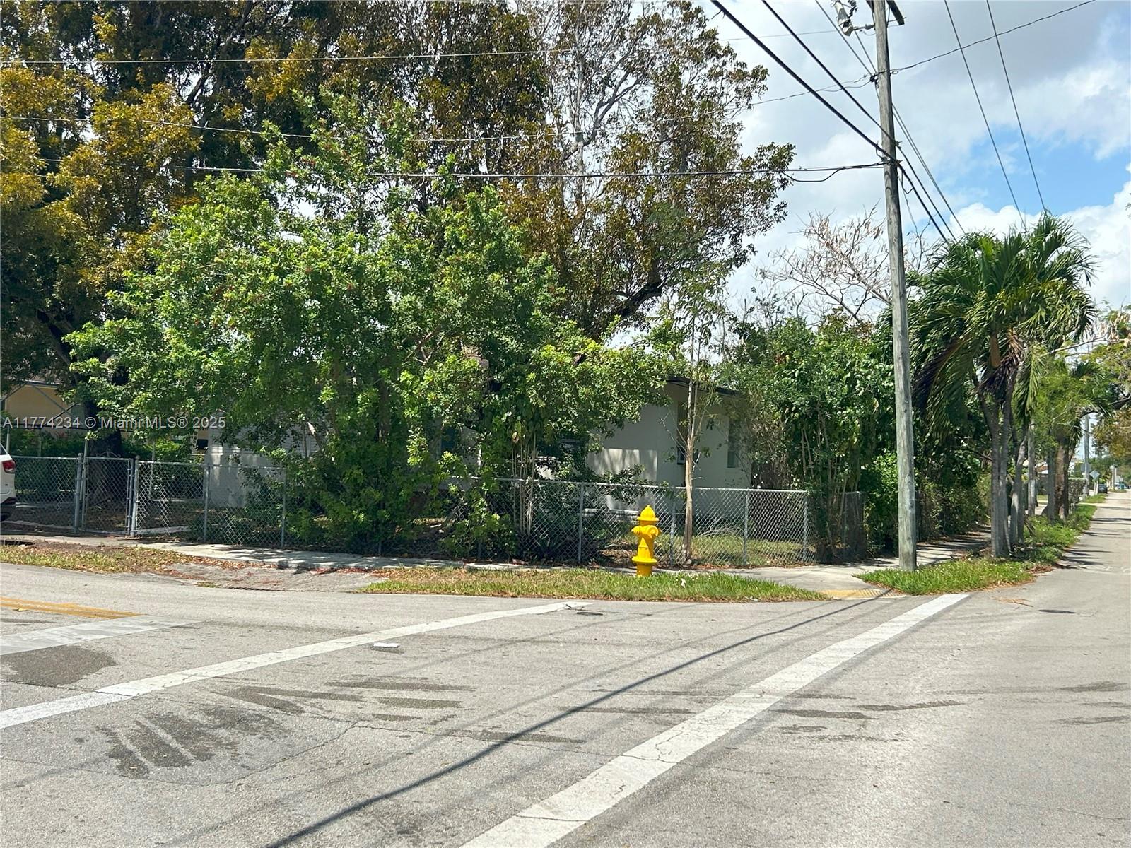 3401 Southwest 14th Street Miami, FL 33145 - Photo 9 of 20 Gallery Image 9