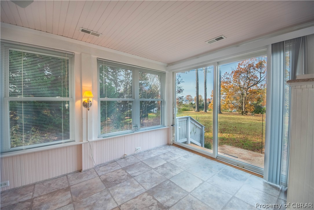 1317 Laurens Road Gloucester Point, VA 23062 - Photo 18 of 40