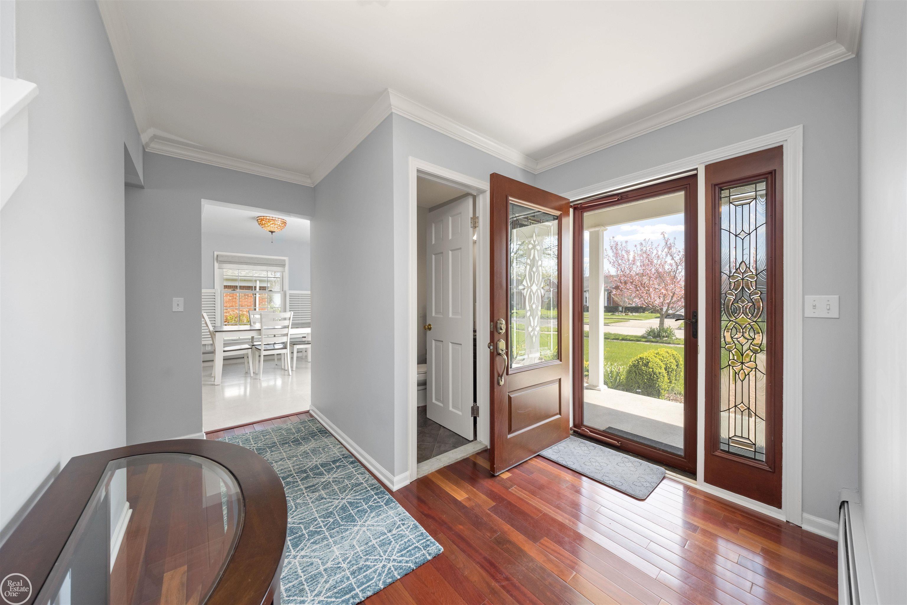 4132 Amherst Road Royal Oak, MI 48073 - Photo 11 of 49 50143663-5c90246c-f16b-4cd9-8373-f9c8336db922.JPG