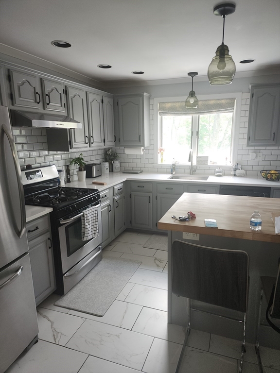 20 Lancaster Road Methuen, MA 01844 - Photo 3 of 26 Gallery Image 3