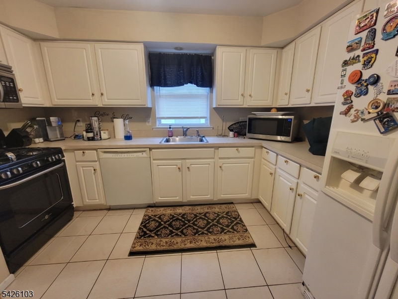 941 Emma Street Elizabeth, NJ 07201 - Photo 13 of 18