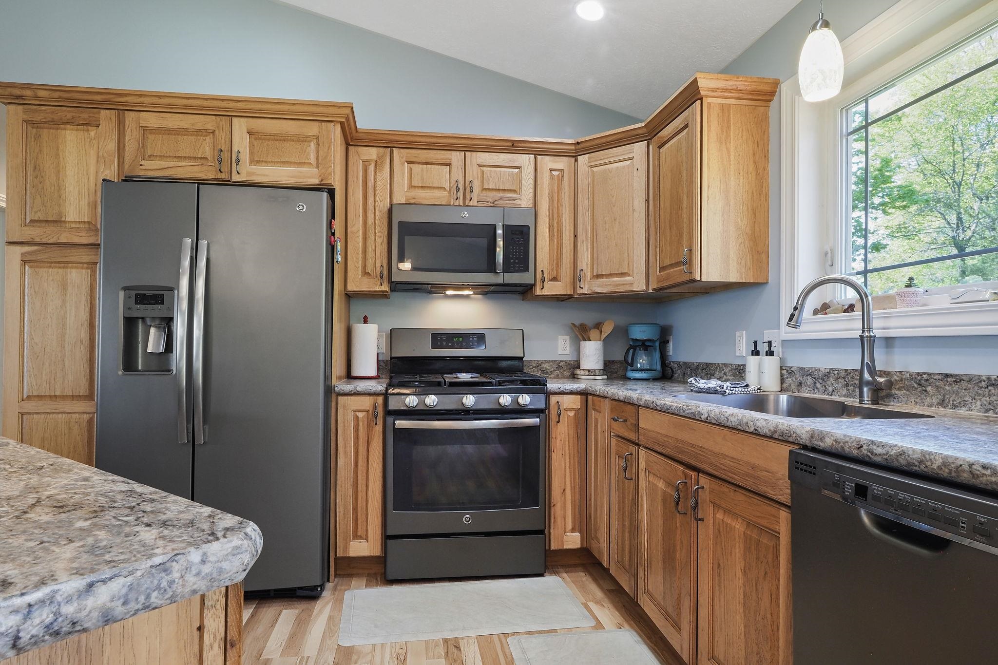 13637 Bluff Road Traverse City, MI 49686 - Photo 20 of 70