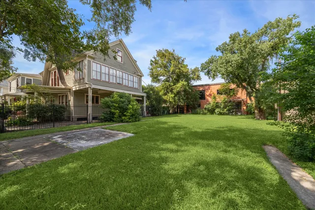 $625,000 | 221 Emerson Street, Houston, TX 77006