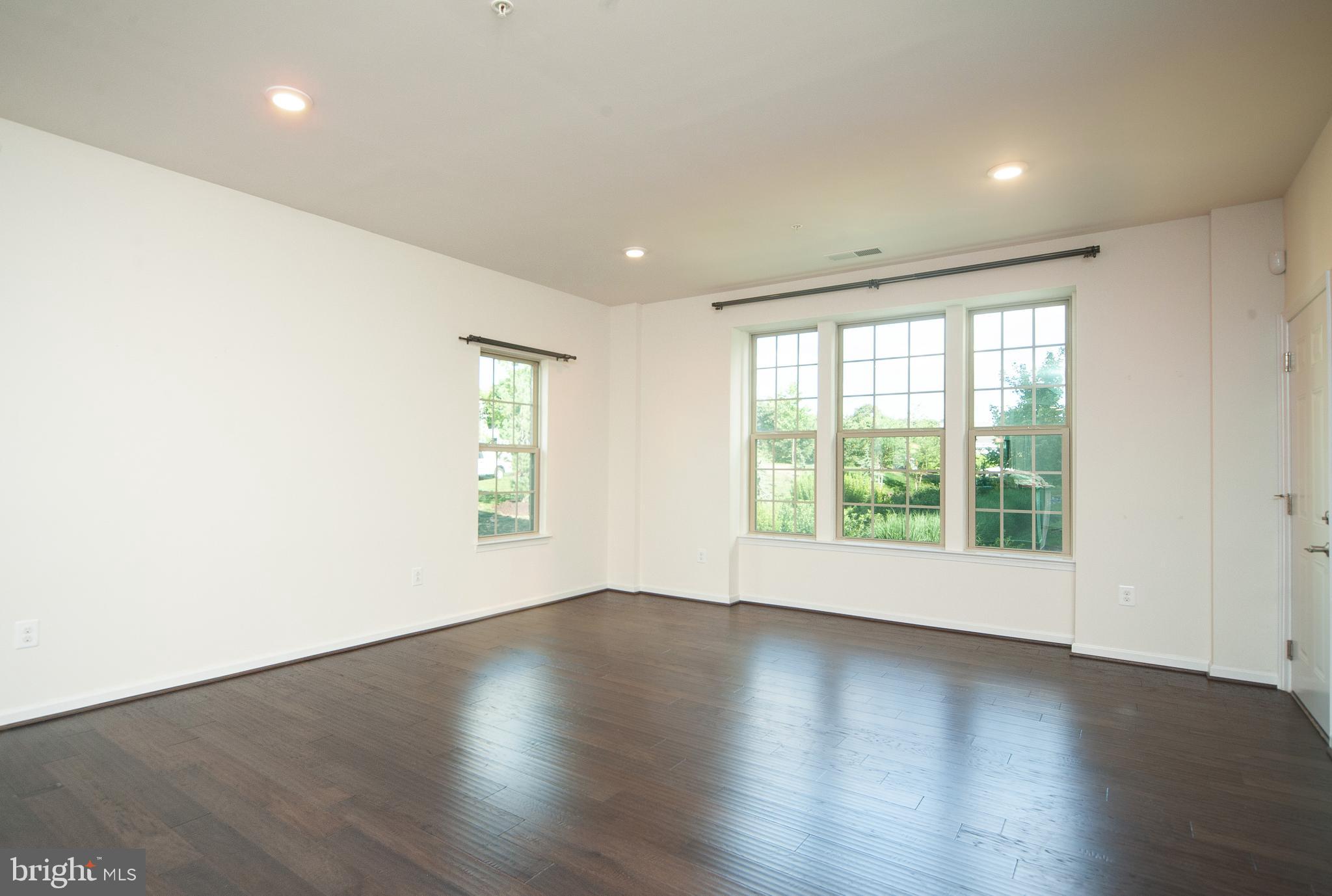 8005 Orchard Grove Road Odenton, MD 21113 - Photo 3 of 23 Gallery Image 3