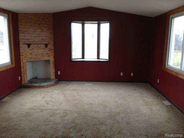 1640 County Farm Road Howell, MI 48843 - Photo 13 of 38 family room
