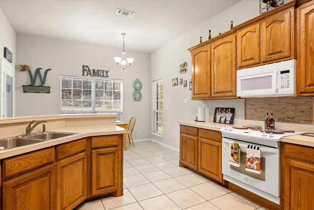 $420,000 | 119 Spanish Oak Trail, Glen Rose, TX 76043