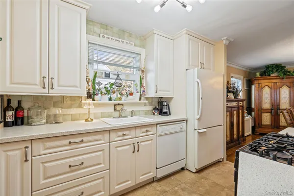 $850,000 | 126 Oakland Avenue, West Hempstead, NY 11552