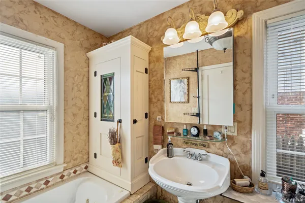 $850,000 | 126 Oakland Avenue, West Hempstead, NY 11552