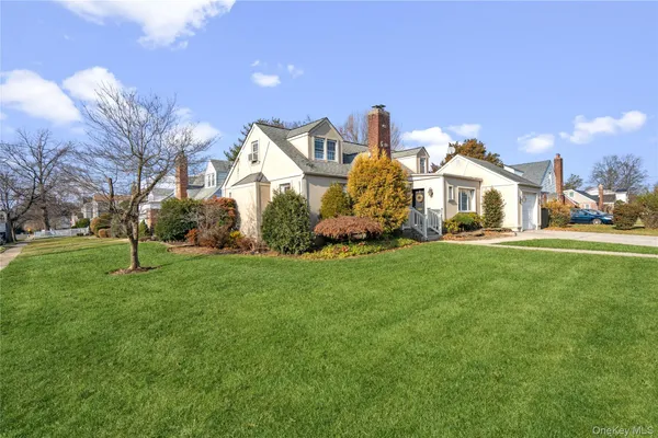 $850,000 | 126 Oakland Avenue, West Hempstead, NY 11552