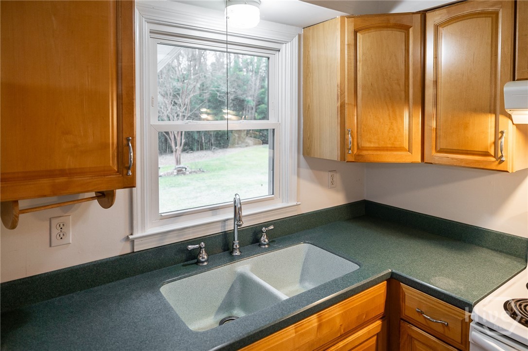 325 Edgewood Drive Athens, GA 30606 - Photo 19 of 42