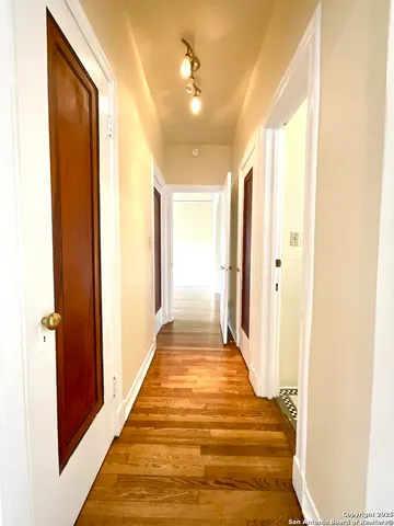 $950 | 1645 West Mulberry Avenue, San Antonio, TX 78201