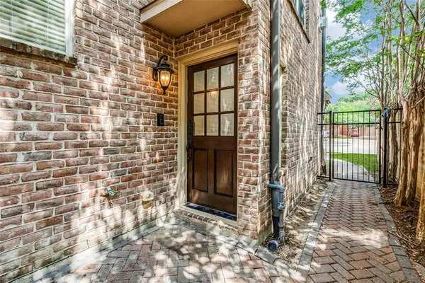 $5,500 | 3421 Normandy Avenue, Unit 1, University Park, TX 75205