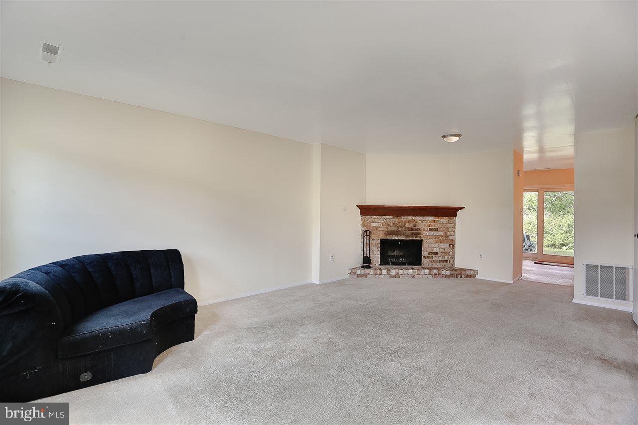 628 Lopax Road Harrisburg, PA 17112 - Photo 2 of 24 Gallery Image 2