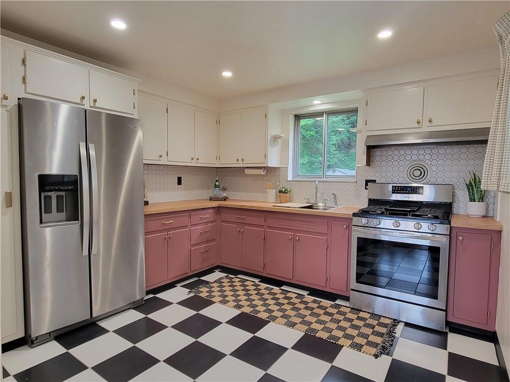 224 Herbst Road Coraopolis, PA 15108 - Photo 13 of 33
