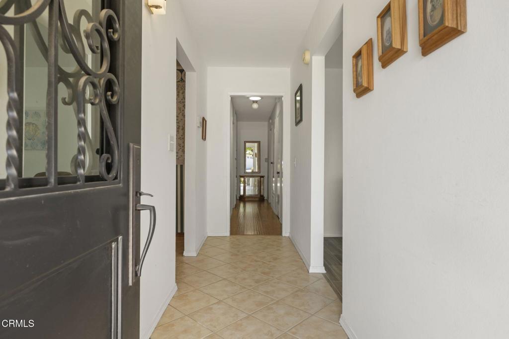 2040 Olga Street Oxnard, CA 93036 - Photo 5 of 48 6-web-or-mls-SeaoroStudios-2040Olga084