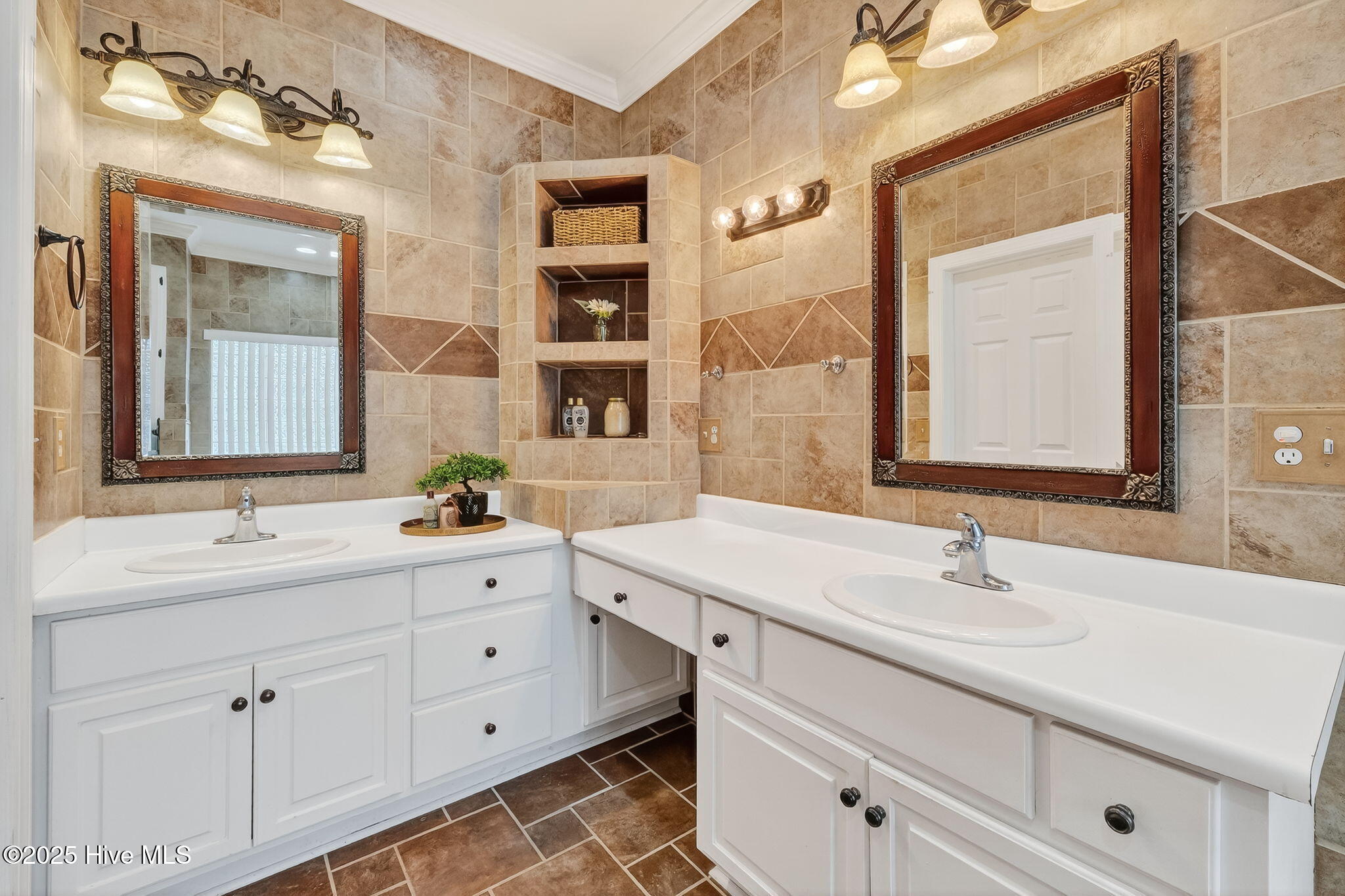 107 West Raintree Lane Goldsboro, NC 27534 - Photo 35 of 55 Owners Suite Bathroom