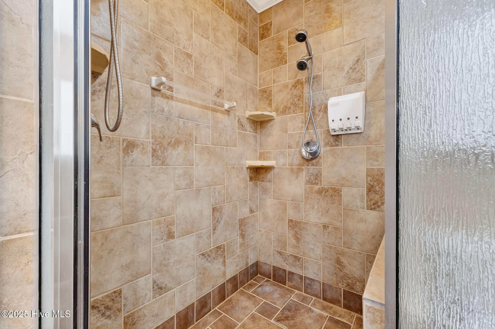 107 West Raintree Lane Goldsboro, NC 27534 - Photo 39 of 55 Owners Suite Bathroom