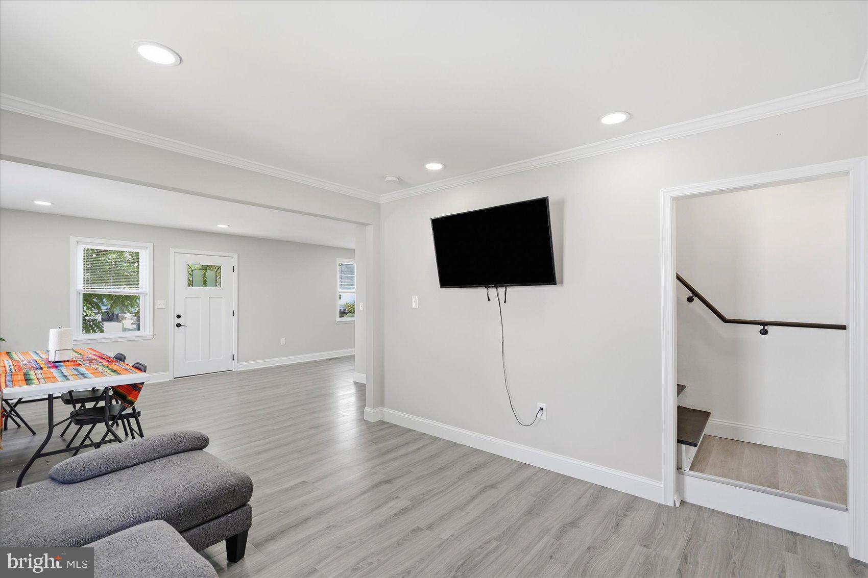 825 Martin Road Essex, MD 21221 - Photo 7 of 37