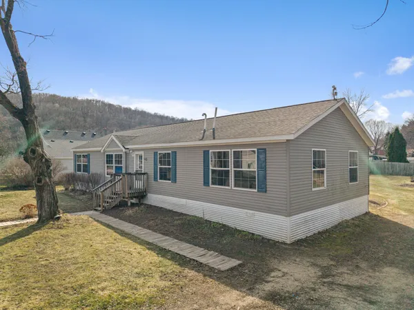 $169,900 | 53 1st Avenue North, Zumbro Falls, MN 55991