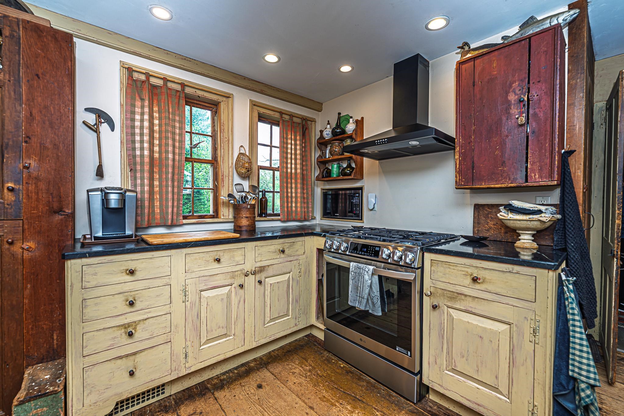 31 Longhill Road Raymond, NH 03077 - Photo 6 of 35