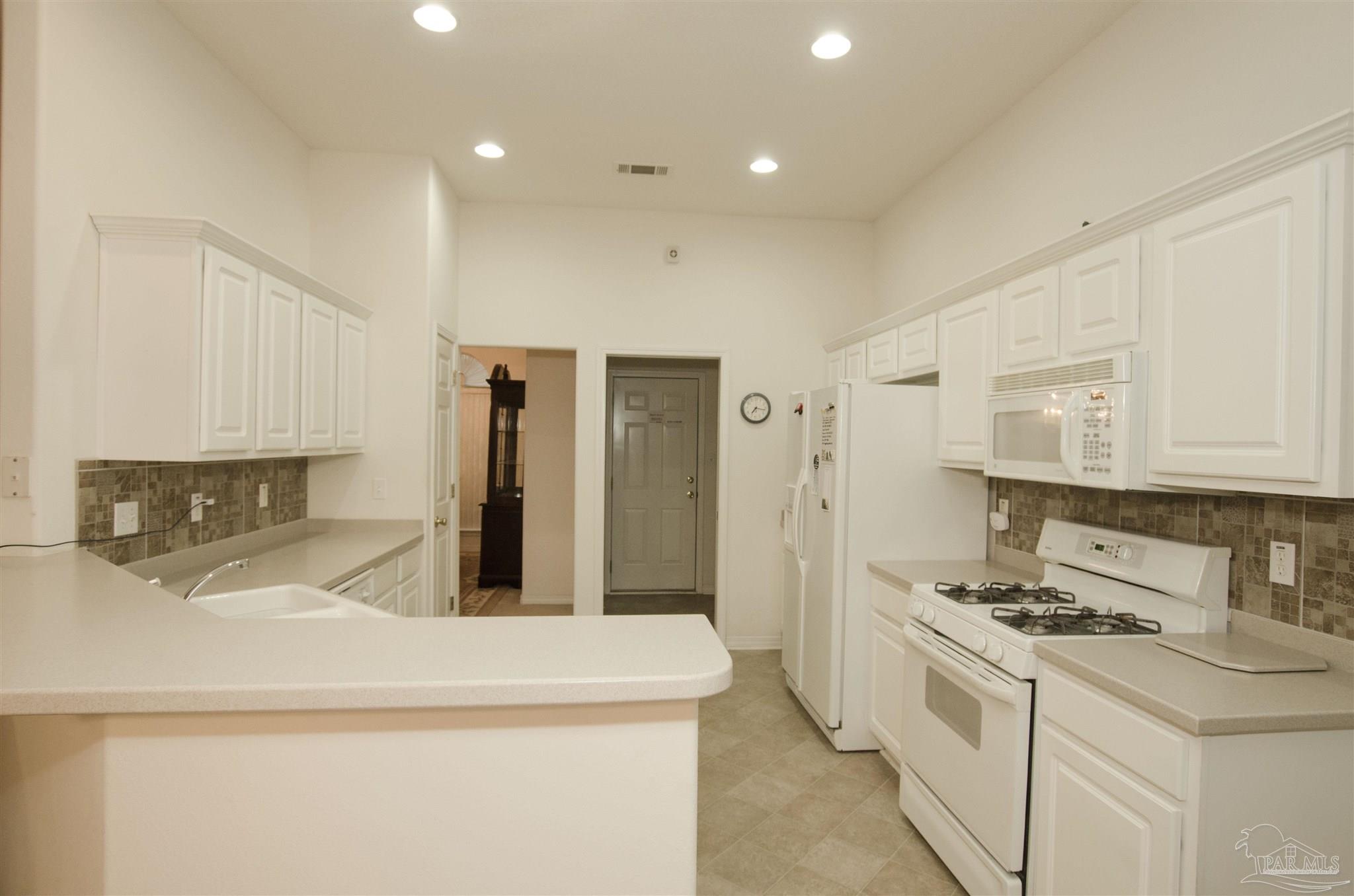 6968 Raburn Road Pensacola, FL 32526 - Photo 10 of 38 Gallery Image 10