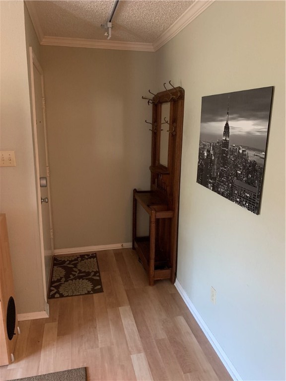 8210 Bent Tree Road, Unit 226 Austin, TX 78759 - Photo 5 of 15 Entry way