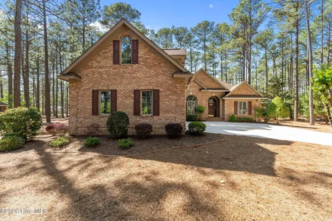 $850,000 | 28 Abbottsford Drive, Pinehurst, NC 28374