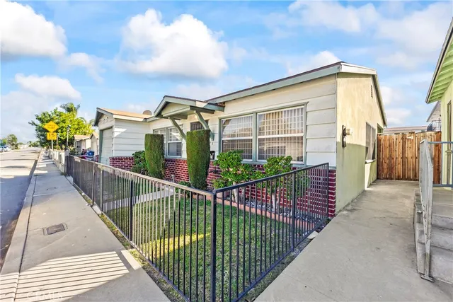 $899,999 | 4860 Bell, Bell, CA 90201