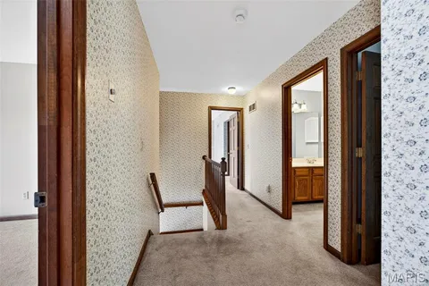 $545,000 | 310 Stablestone Drive, Chesterfield, MO 63017