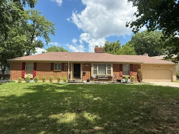 $324,000 | 426 West 109th Street, Kansas City, MO 64114