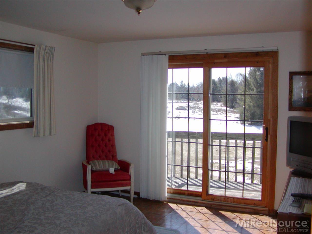 8074 East Long Lake Road Harrison, MI 48625 - Photo 12 of 18 31330459-11.JPG
