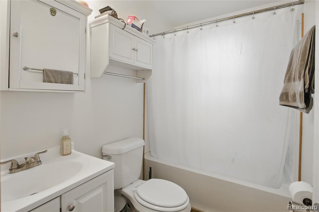 1896 Spaulding Road Monroe, MI 48162 - Photo 9 of 31 Gallery Image 9