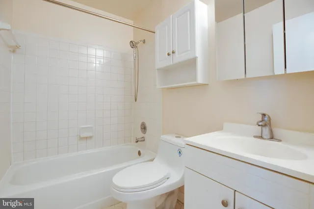 $2,950 | 5772 Crownleigh Court, Burke, VA 22015