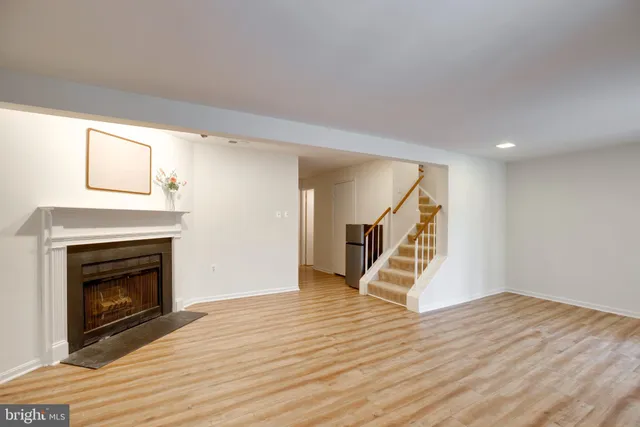 $2,950 | 5772 Crownleigh Court, Burke, VA 22015