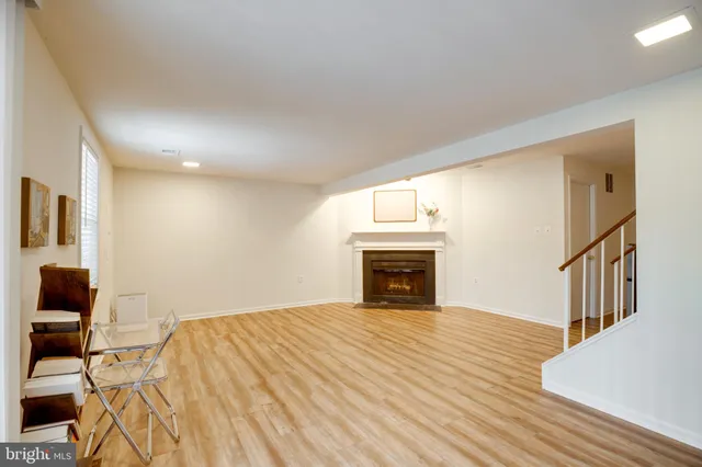 $2,950 | 5772 Crownleigh Court, Burke, VA 22015