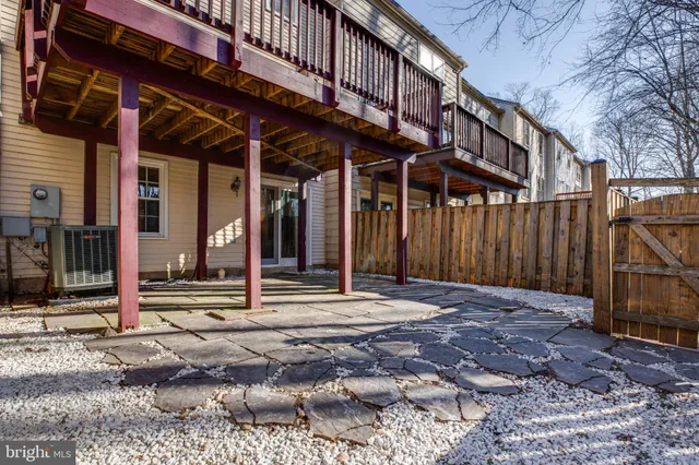 $2,950 | 5772 Crownleigh Court, Burke, VA 22015