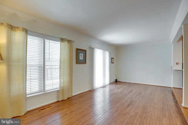 $2,950 | 5772 Crownleigh Court, Burke, VA 22015