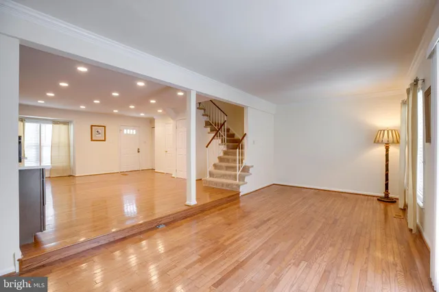 $2,950 | 5772 Crownleigh Court, Burke, VA 22015