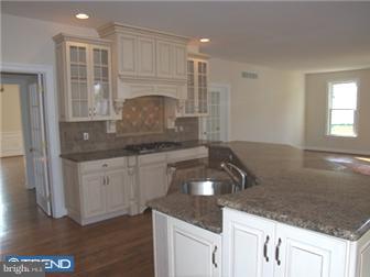 10 Strathmore Court Wallingford, PA 19086 - Photo 3 of 8 Gallery Image 3