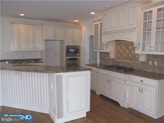 10 Strathmore Court Wallingford, PA 19086 - Photo 4 of 8 Gallery Image 4