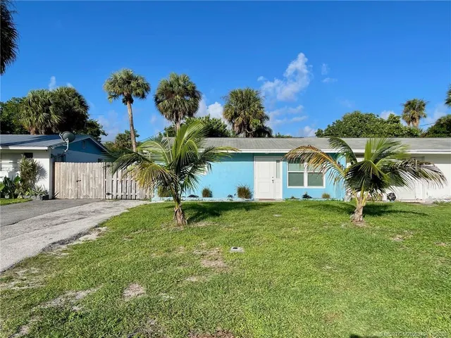 $2,200 | 406 Robalo Court, Stuart, FL 34996