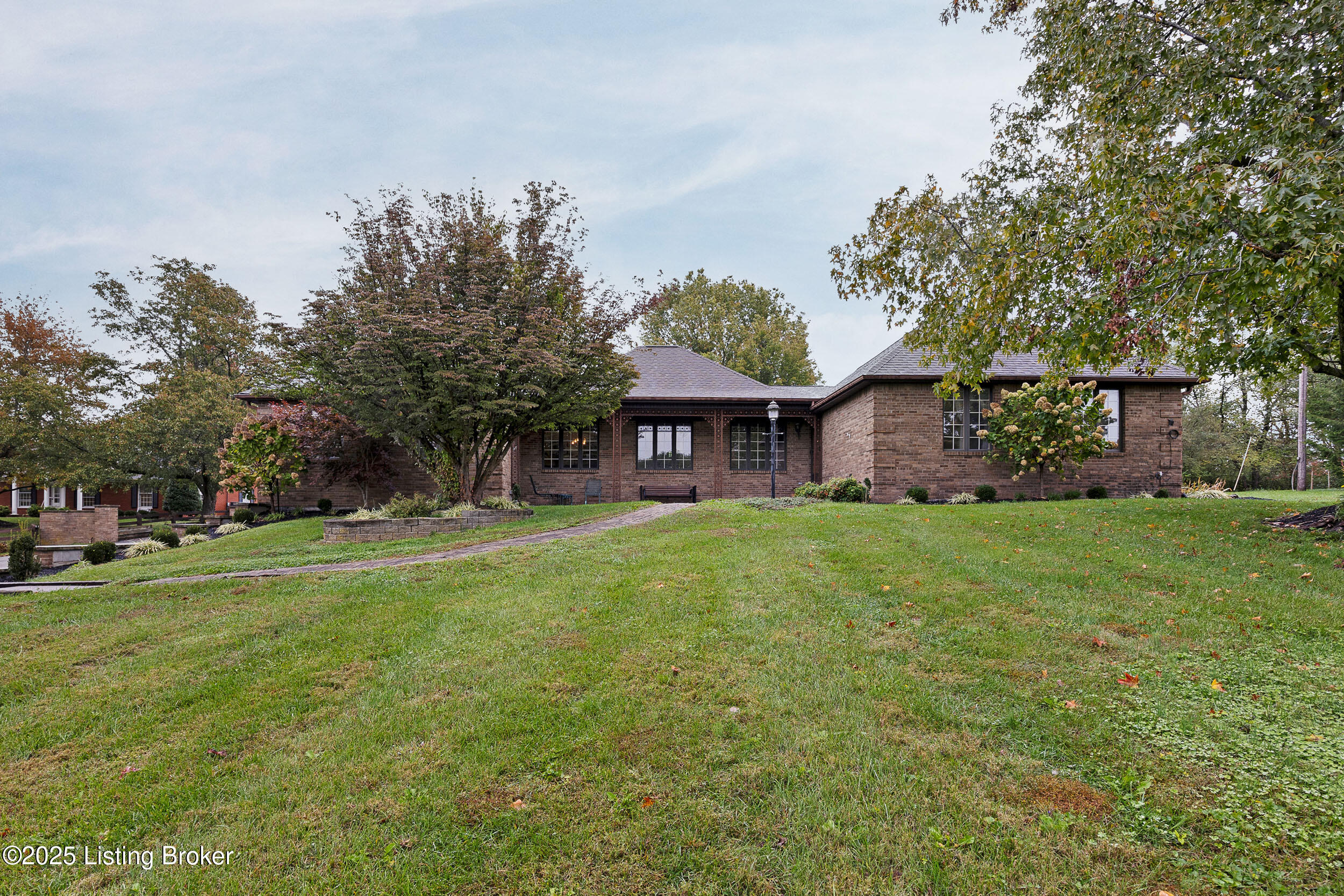 638 Lincoln Park Road Springfield, KY 40069 - Photo 2 of 69 front