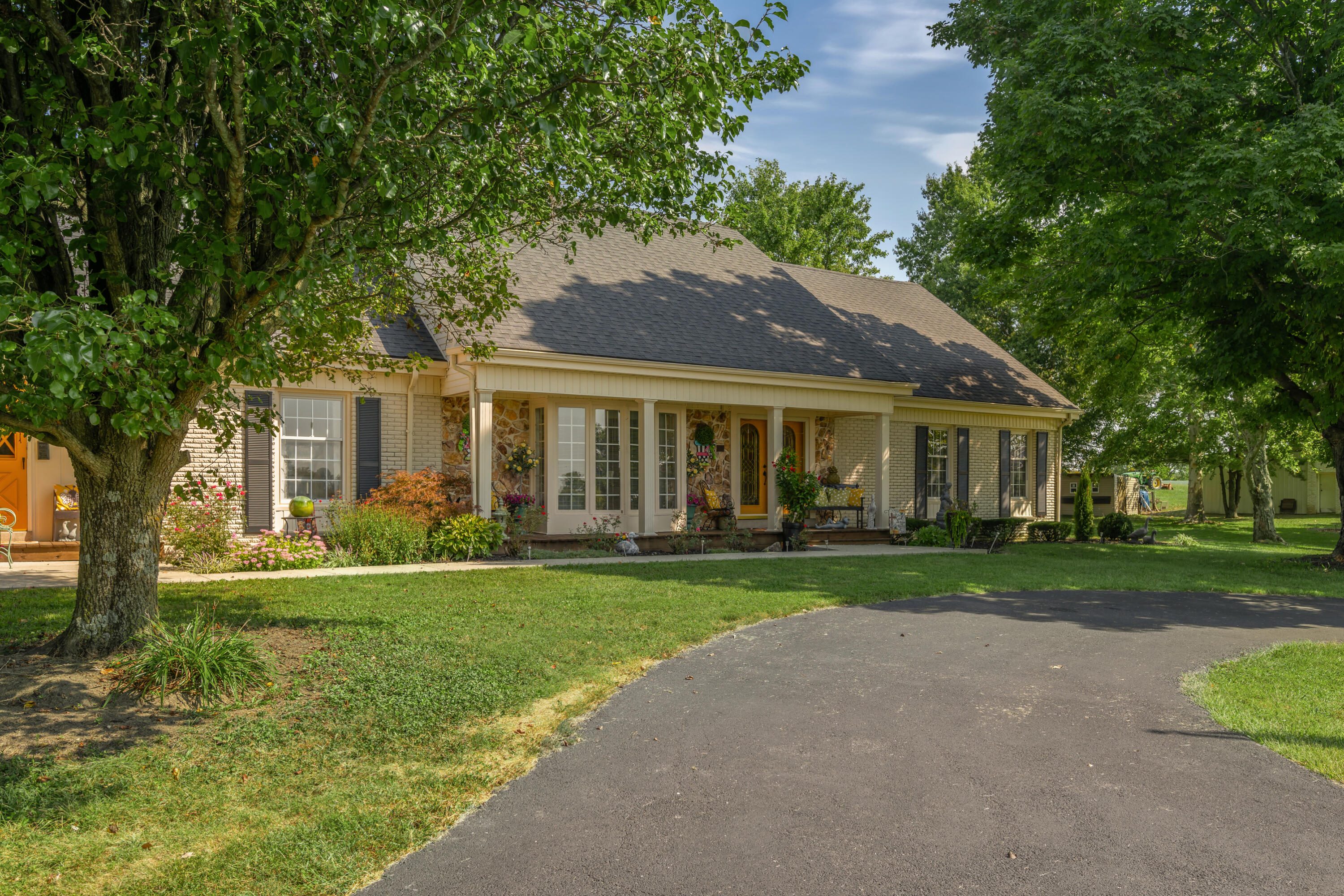 5487 Athens Walnut Hill Road Lexington, KY 40515 - Photo 1 of 108 TDB_3322
