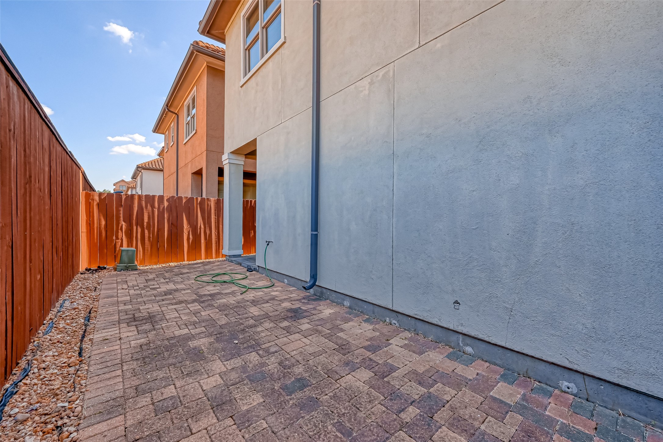 7619 Pine Ridge Terrace Road Houston, TX 77081 - Photo 27 of 32 a view of entryway