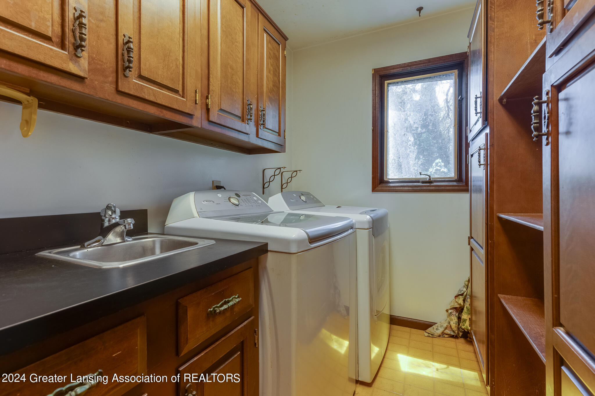 5510 Meridian Road Haslett, MI 48840 - Photo 20 of 93 5510_Meridian_BROCK-75