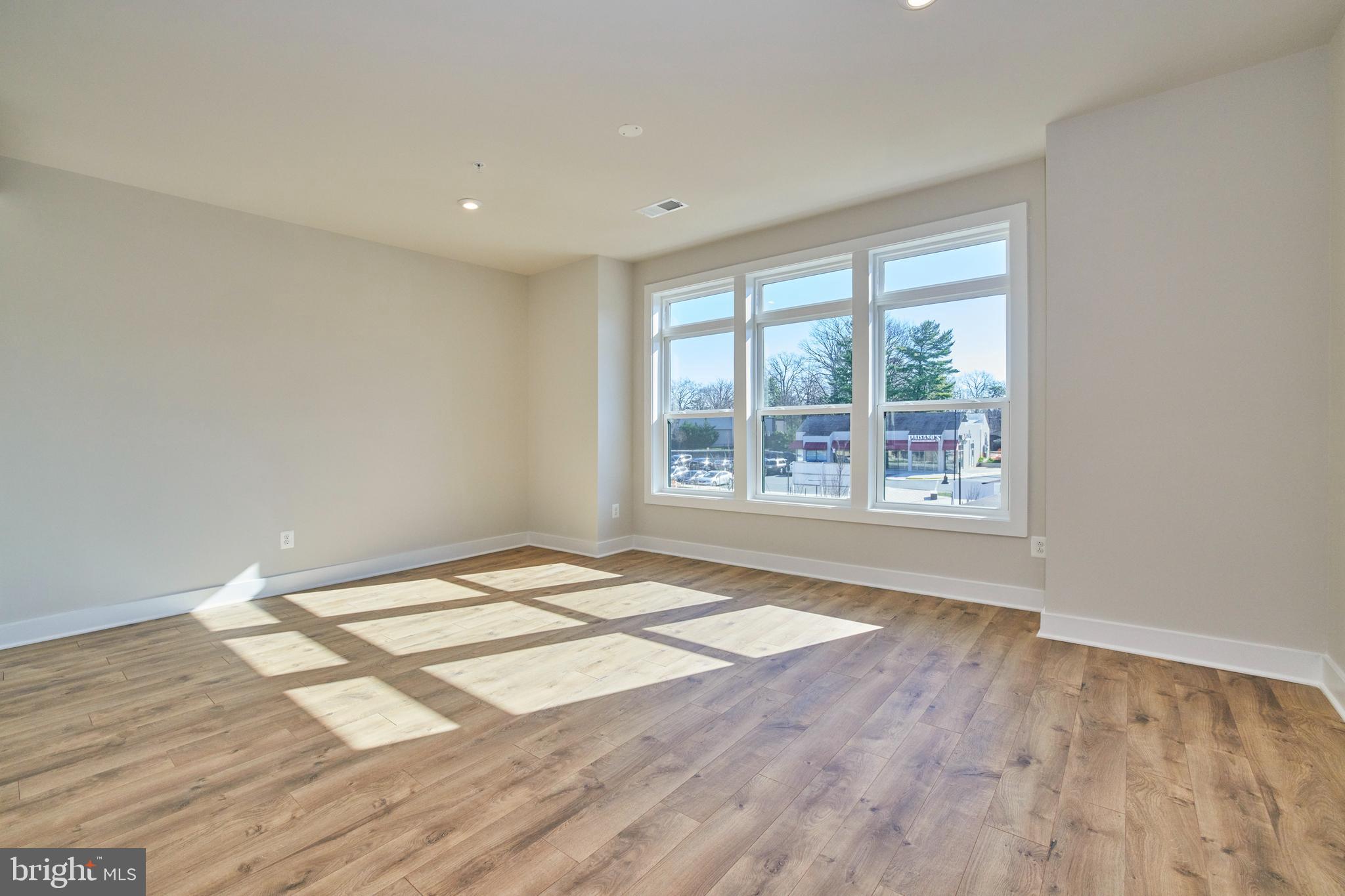 1682 Bandit Loop, Unit 14B Reston, VA 20190 - Photo 9 of 44 Dining Room