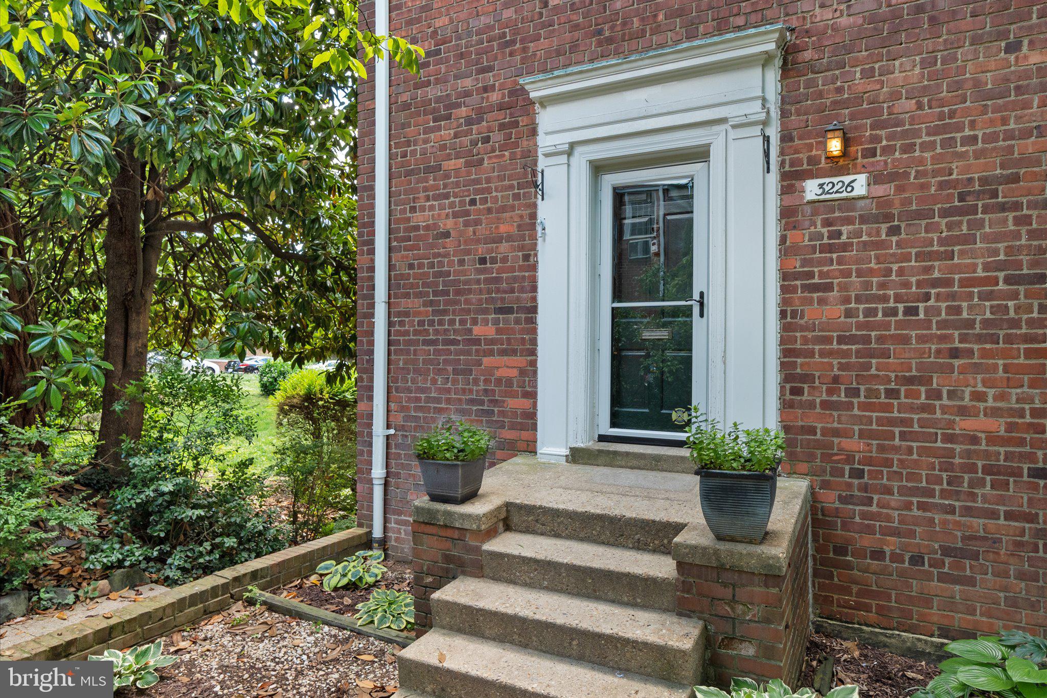 3226 Gunston Road Alexandria, VA 22302 - Photo 4 of 31