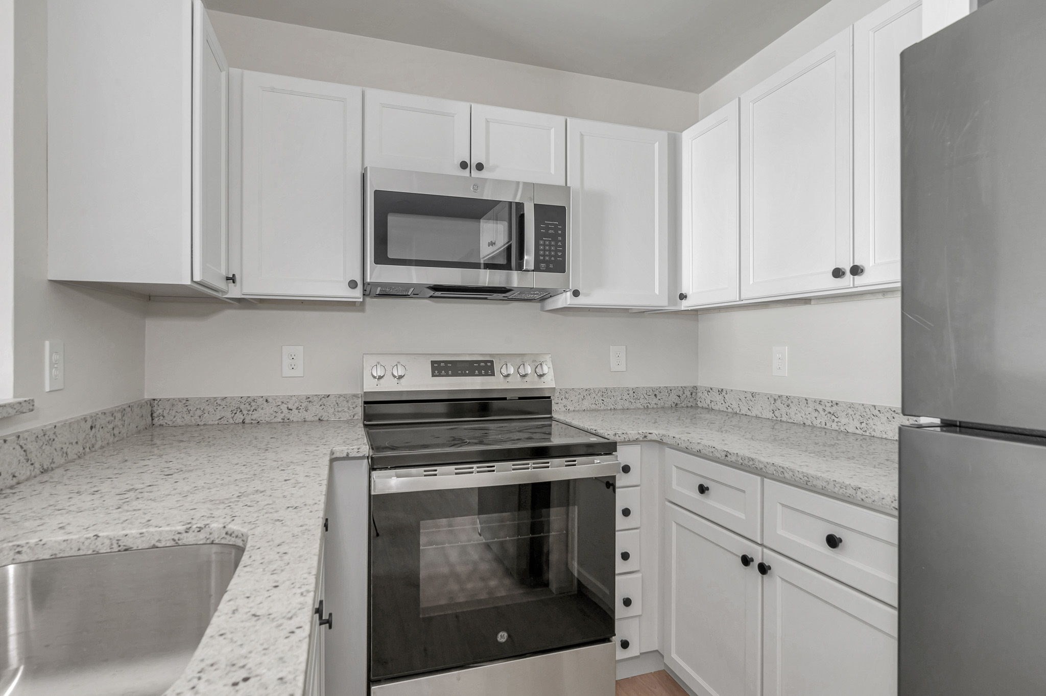 131 Perry Street, Unit 403 Lowell, MA 01852 - Photo 4 of 26 Gallery Image 4