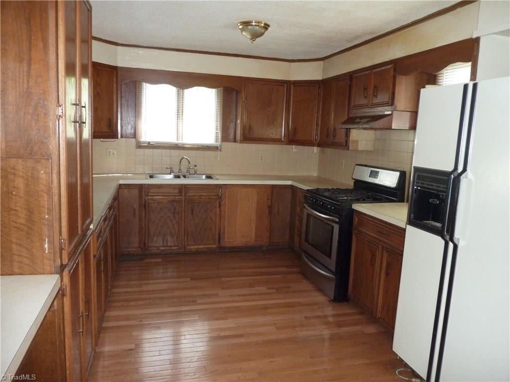 910 Hickory Chapel Road High Point, NC 27260 - Photo 11 of 20 Gallery Image 11