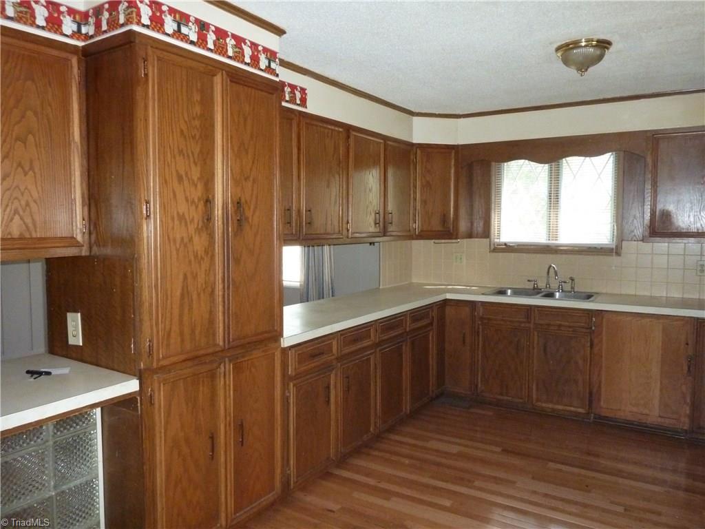 910 Hickory Chapel Road High Point, NC 27260 - Photo 12 of 20 Gallery Image 12
